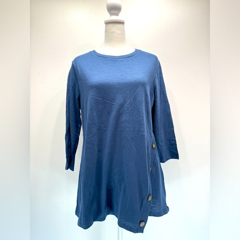 Chico’s Asymmetric Button 3/4 Sleeve Tunic in Cottage Blue Size 1/Medium
